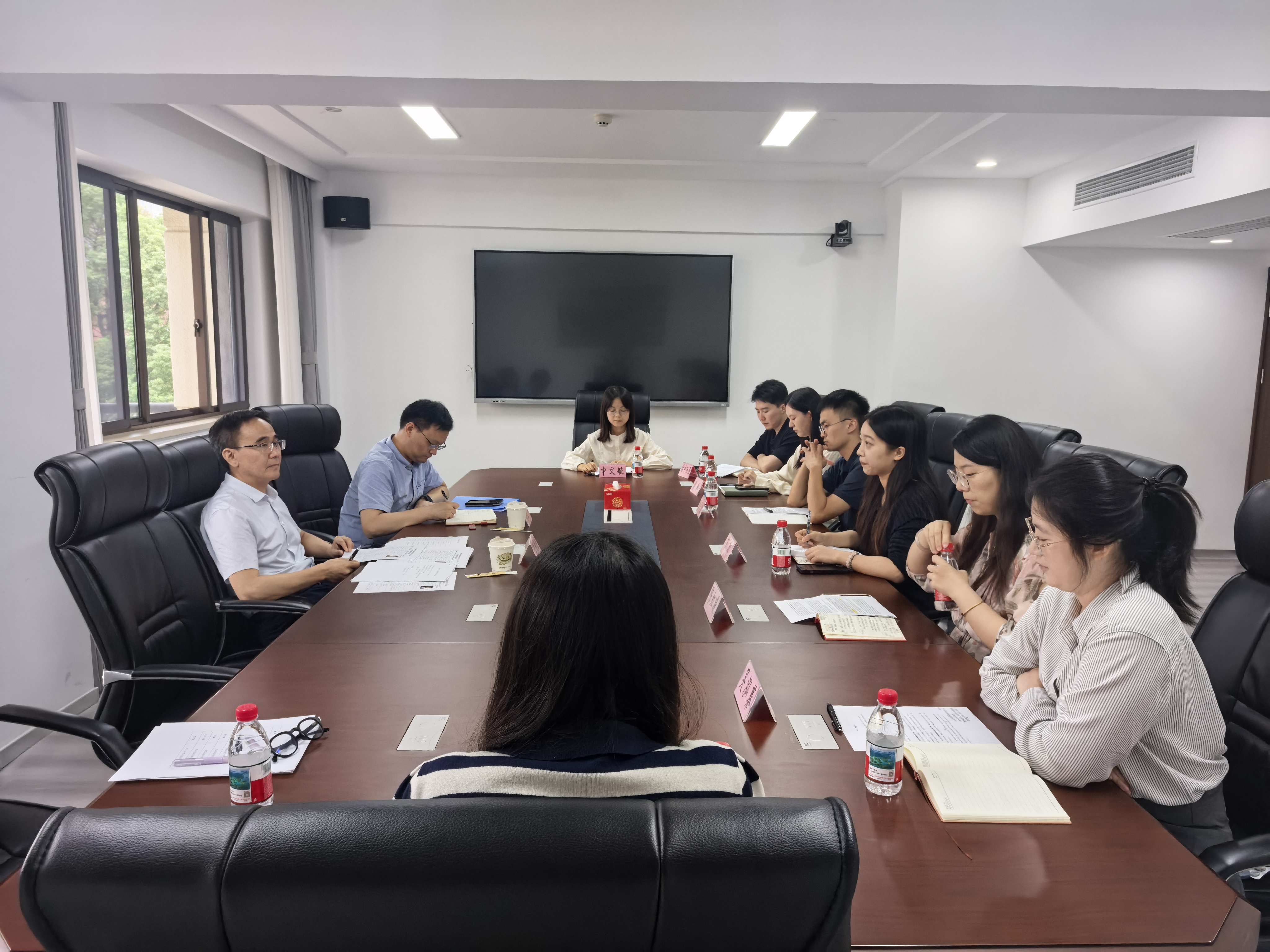 我院召开2025年新进人员座谈会